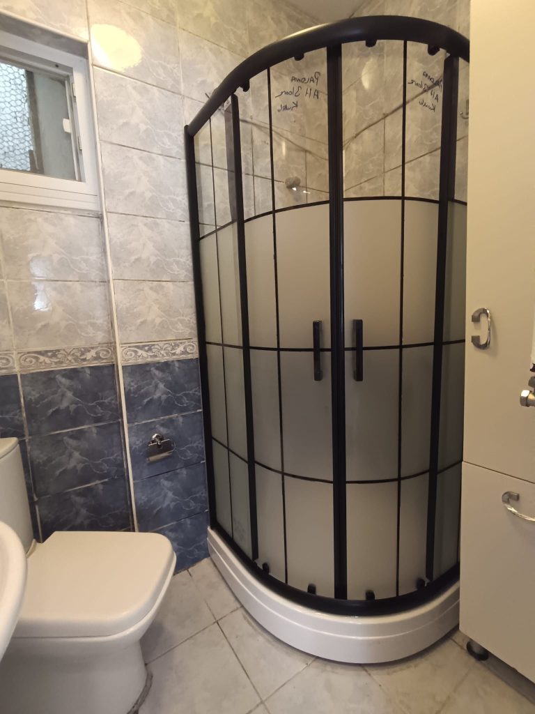 90×90 Oval Siyah Karolaj Cam Duşakabin